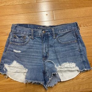 american eagle distressed shorts size 4